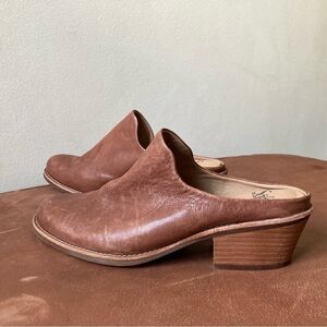 Sofft | Women’s Ameera Slip On Leather Heeled Mules